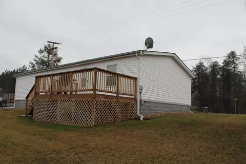 1032 Tiger Dr, Goodview, VA 24095 photo 8