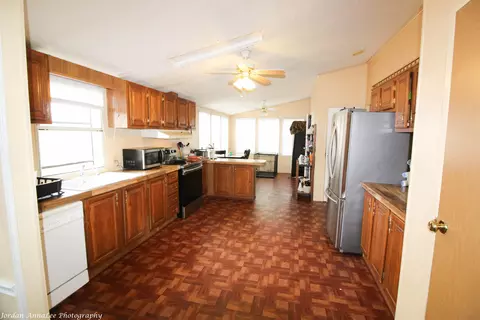 3572 Spradlin Rd, Goodview, VA 24095 photo 4