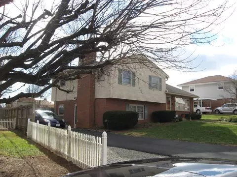 137 Frontier Rd NE, Roanoke, VA 24012 photo 1