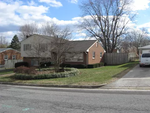 137 Frontier Rd NE, Roanoke, VA 24012 photo 2