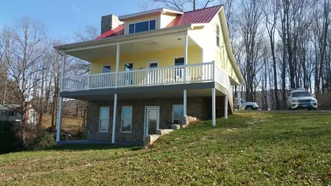 305 Locust Ln, Penhook, VA 24137 photo 9