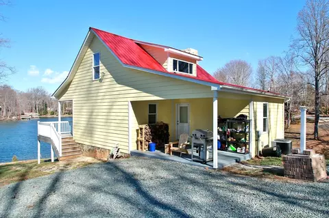305 Locust Ln, Penhook, VA 24137 photo 14