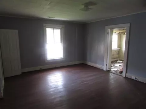 604 W Main St, Covington, VA 24426 photo 11