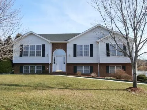 172 Eagle Rdg, Roanoke, VA 24012 photo 1