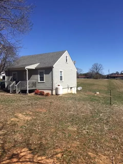 1756 Goodview Rd, Goodview, VA 24095 photo 2