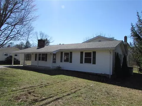 118 Cliffview Dr, Covington, VA 24426 photo 2