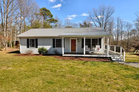 2750 Sandy Level Rd, Goodview, VA 24095 photo 1