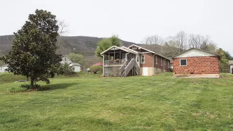 301 2nd St, Buchanan, VA 24066 photo 34