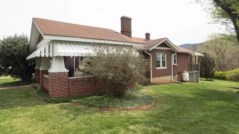 301 2nd St, Buchanan, VA 24066 photo 1