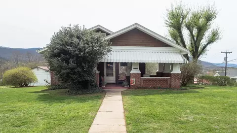 301 2nd St, Buchanan, VA 24066 photo 2