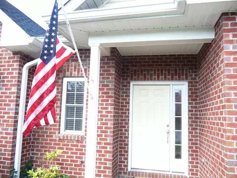 81 Maple St, Salem, VA 24153 photo 2