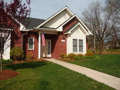 81 Maple St, Salem, VA 24153 photo 1