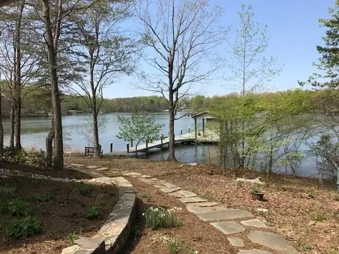 114 Windtree Pointe Dr, Moneta, VA 24121 photo 2
