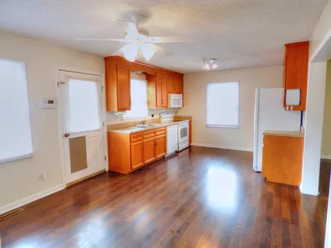1801 Wayne St NE, Roanoke, VA 24012 photo 2