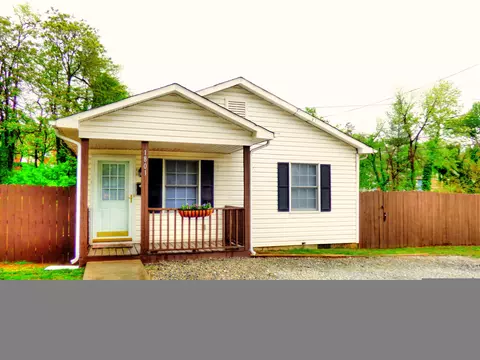 1801 Wayne St NE, Roanoke, VA 24012 photo 1