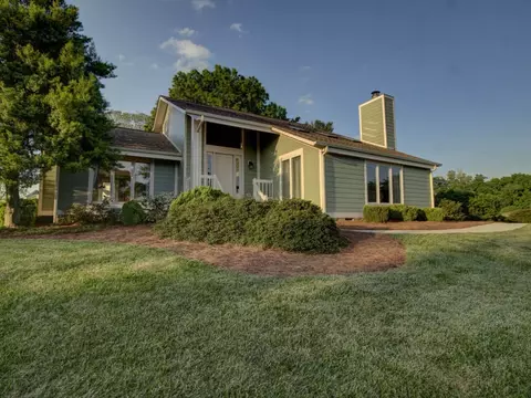 60 Shoreline Cir, Penhook, VA 24137 photo 1