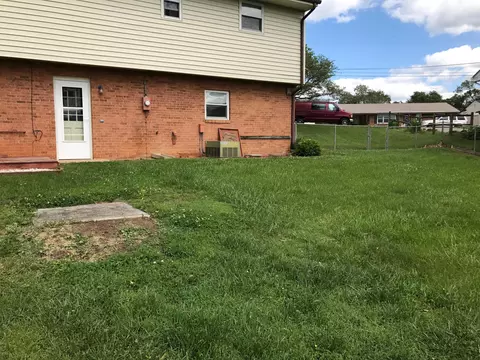 649 E Augusta Ave, Vinton, VA 24179 photo 2