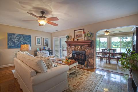 74 Windlass Pointe Dr, Moneta, VA 24121 photo 3