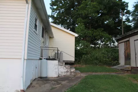 3764 Spradlin Rd, Goodview, VA 24095 photo 4
