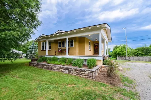 2444 Bluff Rd, Roanoke, VA 24014 photo 1