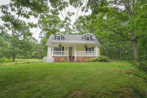 4145 Bugle Ln, Salem, VA 24153 photo 2