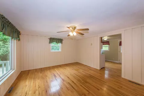 4145 Bugle Ln, Salem, VA 24153 photo 4