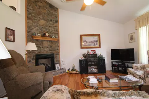 1424 Old Station Loop, Hardy, VA 24101 photo 4