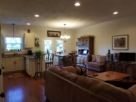 861 Walhalla Ct, Roanoke, VA 24019 photo 2