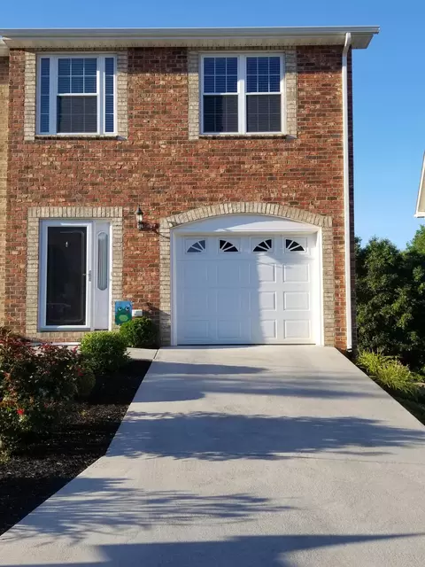 861 Walhalla Ct, Roanoke, VA 24019 photo 1