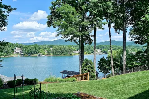 1210 Jefferson Dock Rd, Penhook, VA 24137 photo 7