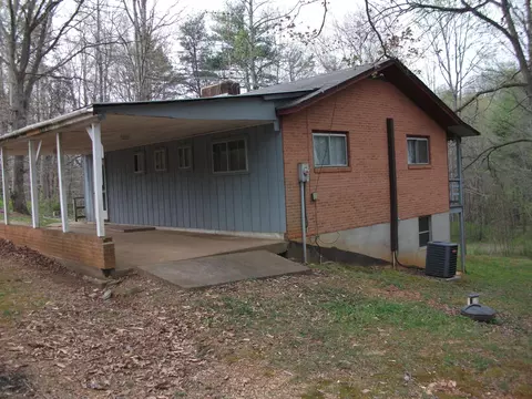 6818 Franklin St, Ferrum, VA 24088 photo 5
