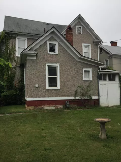201 E Prospect St, Covington, VA 24426 photo 5