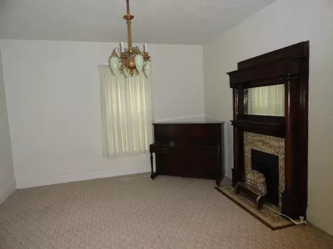 201 E Prospect St, Covington, VA 24426 photo 7