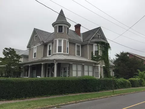201 E Prospect St, Covington, VA 24426 photo 2