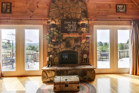 631 Spreading Spring Rd, Buchanan, VA 24066 photo 5
