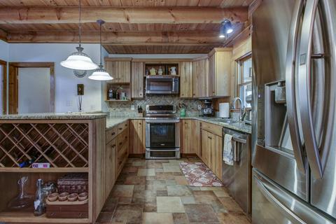 631 Spreading Spring Rd, Buchanan, VA 24066 photo 9
