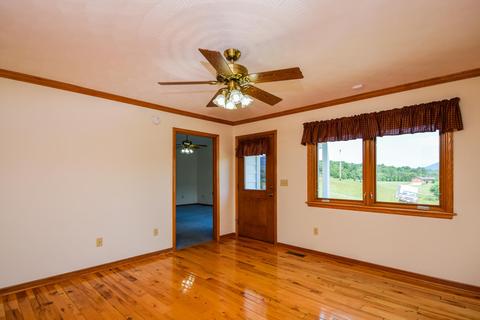 953 Webster Rd, Roanoke, VA 24012 photo 7