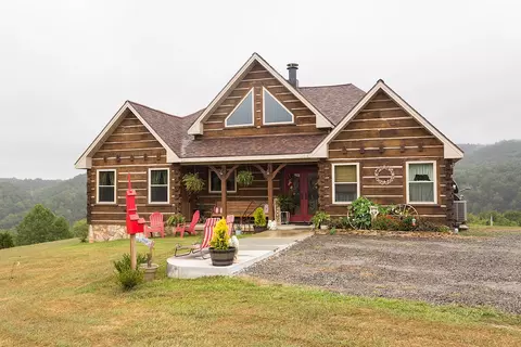 221 River Ridge Dr, Max Meadows, VA 24360 photo 2