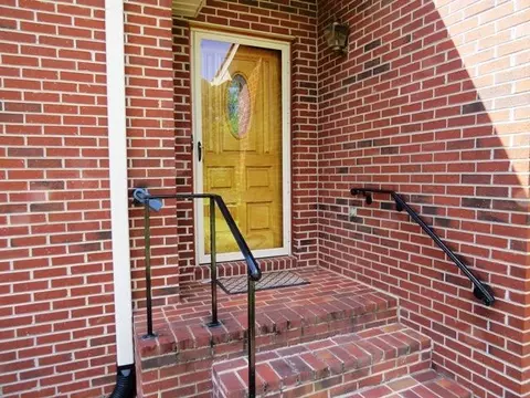 194 Winthrop Rd, Ridgeway, VA 24148 photo 7