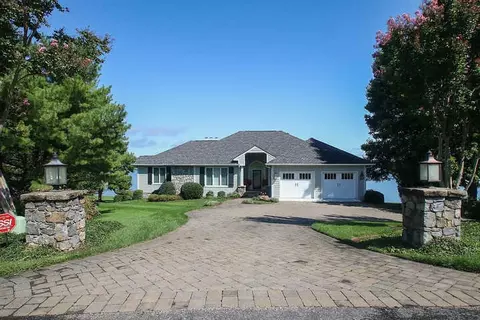 2900 Waters Edge Dr, Penhook, VA 24137 photo 1