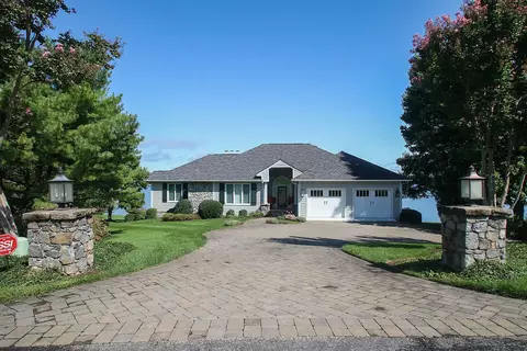 2900 Waters Edge Dr, Penhook, VA 24137 photo 24