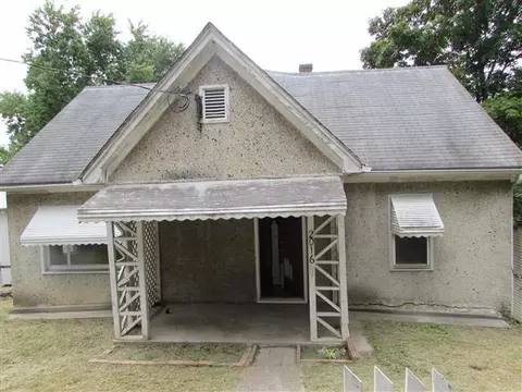 2016 S Carpenter Dr, Covington, VA 24426 photo 2