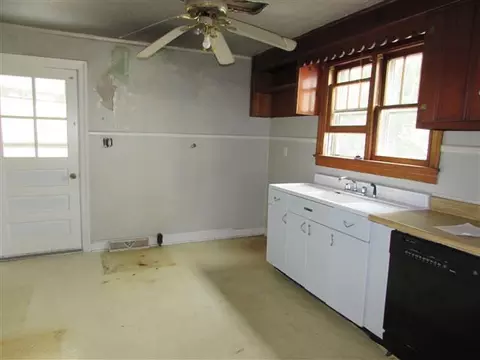 2016 S Carpenter Dr, Covington, VA 24426 photo 7