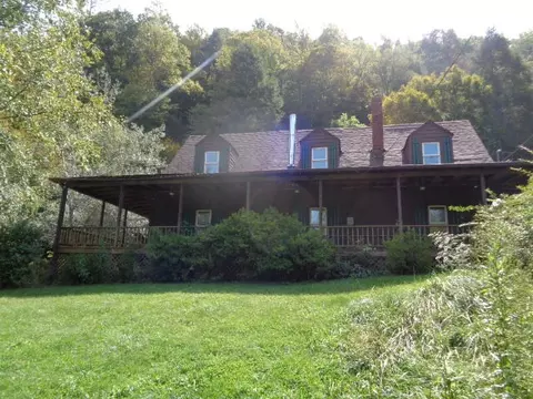 6717 Indian Draft Rd, Covington, VA 24426 photo 2