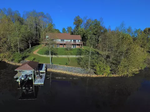 2086 Trails End Rd, Goodview, VA 24095 photo 2