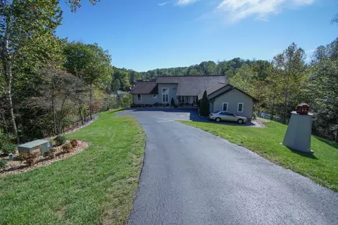 2086 Trails End Rd, Goodview, VA 24095 photo 5
