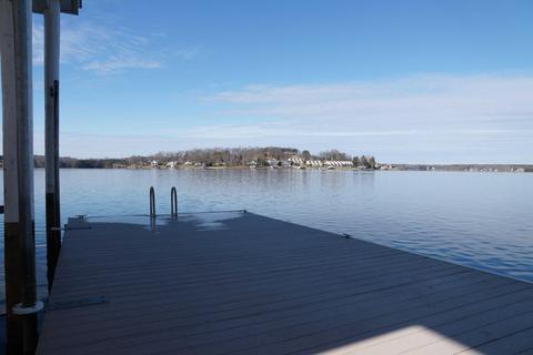 425 Island View Dr, Penhook, VA 24137 photo 71