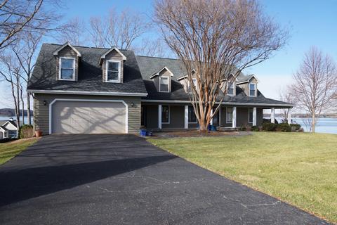 425 Island View Dr, Penhook, VA 24137 photo 3