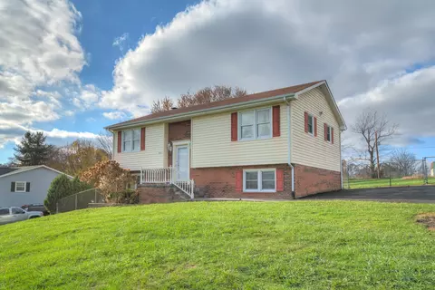 6053 Ruebush Rd, Dublin, VA 24084 photo 1