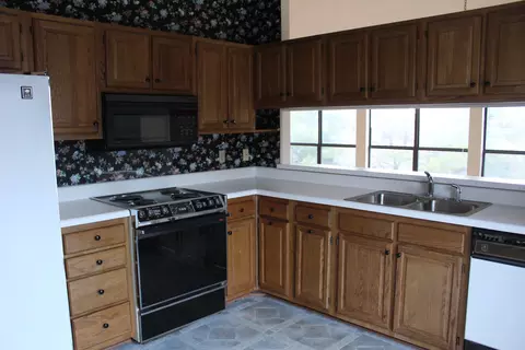 1938 Mcvitty Rd, Salem, VA 24153 photo 3